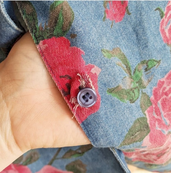Vintage Fashion Bug Chambray Rose Button-Down - Picture 8 of 8